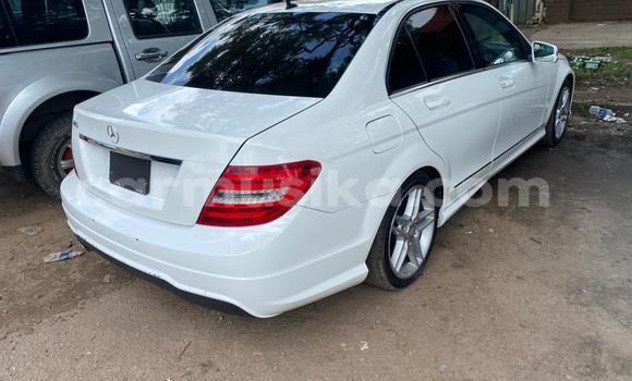 Acheter Neuf Voiture Mercedes‒Benz 200 Blanc à Harare, Harare Acheter Neuf Voiture Mercedes‒Benz 200 Blanc à Harare, Harare