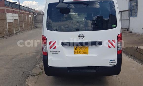 Acheter Neuf Voiture Nissan Nv350 Blanc à Harare, Harare Acheter Neuf Voiture Nissan Nv350 Blanc à Harare, Harare