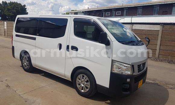 Acheter Neuf Voiture Nissan Nv350 Blanc à Harare, Harare Acheter Neuf Voiture Nissan Nv350 Blanc à Harare, Harare