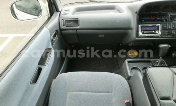 Acheter Occasion Voiture Toyota Hiace Blanc à Beitbridge, Matabeleland South Acheter Occasion Voiture Toyota Hiace Blanc à Beitbridge, Matabeleland South