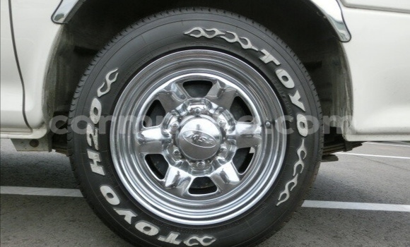 Acheter Occasion Voiture Toyota Hiace Blanc à Beitbridge, Matabeleland South Acheter Occasion Voiture Toyota Hiace Blanc à Beitbridge, Matabeleland South