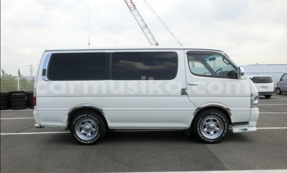 Acheter Occasion Voiture Toyota Hiace Blanc à Beitbridge, Matabeleland South Acheter Occasion Voiture Toyota Hiace Blanc à Beitbridge, Matabeleland South