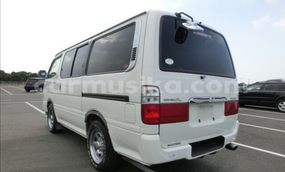 Acheter Occasion Voiture Toyota Hiace Blanc à Beitbridge, Matabeleland South Acheter Occasion Voiture Toyota Hiace Blanc à Beitbridge, Matabeleland South