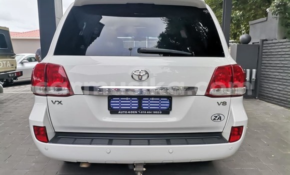 Acheter Occasion Voiture Toyota Land Cruiser Prado Blanc à Beitbridge, Matabeleland South Acheter Occasion Voiture Toyota Land Cruiser Prado Blanc à Beitbridge, Matabeleland South