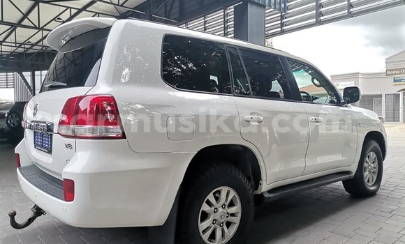 Acheter Occasion Voiture Toyota Land Cruiser Prado Blanc à Beitbridge, Matabeleland South Acheter Occasion Voiture Toyota Land Cruiser Prado Blanc à Beitbridge, Matabeleland South