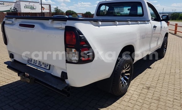 Acheter Occasion Voiture Toyota Hilux Blanc à Beitbridge, Matabeleland South Acheter Occasion Voiture Toyota Hilux Blanc à Beitbridge, Matabeleland South