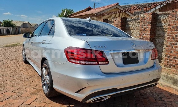 Acheter Neuf Voiture Mercedes-Benz E-Classe Gris à Harare, Harare Acheter Neuf Voiture Mercedes-Benz E-Classe Gris à Harare, Harare