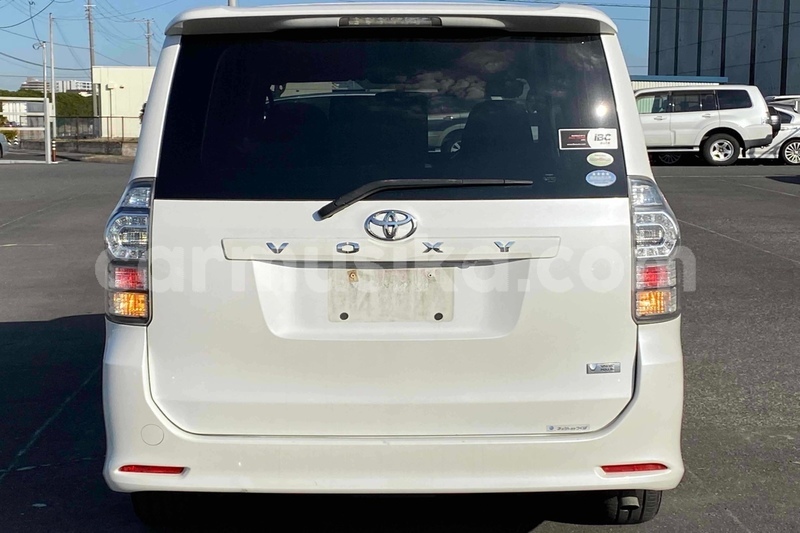 Big with watermark toyota voxy matabeleland south beitbridge 32230