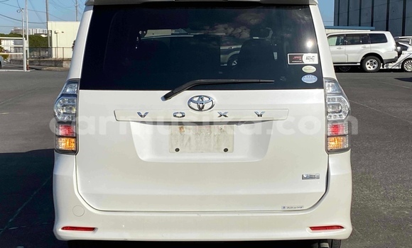 Tenga Tsaru Toyota Voxy Chena Mota in Beitbridge in Matabeleland South Tenga Tsaru Toyota Voxy Chena Mota in Beitbridge in Matabeleland South