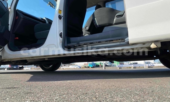 Tenga Tsaru Toyota Voxy Chena Mota in Beitbridge in Matabeleland South Tenga Tsaru Toyota Voxy Chena Mota in Beitbridge in Matabeleland South