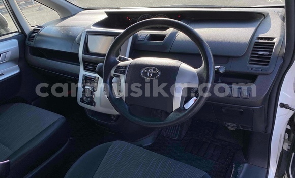 Tenga Tsaru Toyota Voxy Chena Mota in Beitbridge in Matabeleland South Tenga Tsaru Toyota Voxy Chena Mota in Beitbridge in Matabeleland South