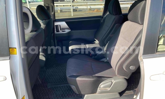 Tenga Tsaru Toyota Voxy Chena Mota in Beitbridge in Matabeleland South Tenga Tsaru Toyota Voxy Chena Mota in Beitbridge in Matabeleland South