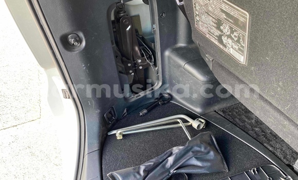 Tenga Tsaru Toyota Voxy Chena Mota in Beitbridge in Matabeleland South Tenga Tsaru Toyota Voxy Chena Mota in Beitbridge in Matabeleland South