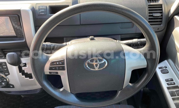 Tenga Tsaru Toyota Voxy Chena Mota in Beitbridge in Matabeleland South Tenga Tsaru Toyota Voxy Chena Mota in Beitbridge in Matabeleland South