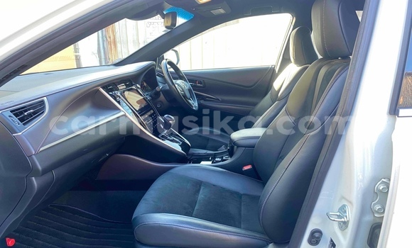 Acheter Occasion Voiture Toyota Harrier Blanc à Beitbridge, Matabeleland South Acheter Occasion Voiture Toyota Harrier Blanc à Beitbridge, Matabeleland South