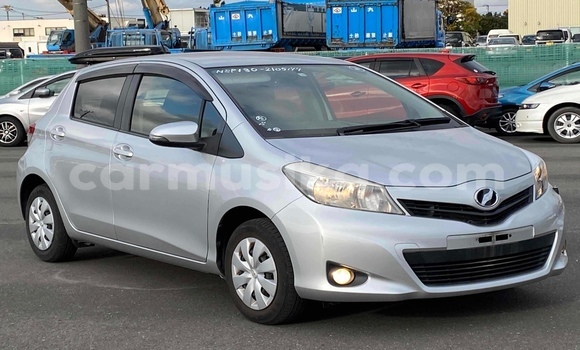 Buy Used Toyota Vitz Silver Car in Beitbridge in Matabeleland South Buy Used Toyota Vitz Silver Car in Beitbridge in Matabeleland South