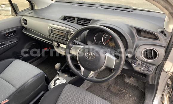 Acheter Occasion Voiture Toyota Vitz Gris à Beitbridge, Matabeleland South Acheter Occasion Voiture Toyota Vitz Gris à Beitbridge, Matabeleland South