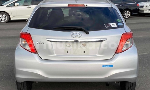 Acheter Occasion Voiture Toyota Vitz Gris à Beitbridge, Matabeleland South Acheter Occasion Voiture Toyota Vitz Gris à Beitbridge, Matabeleland South