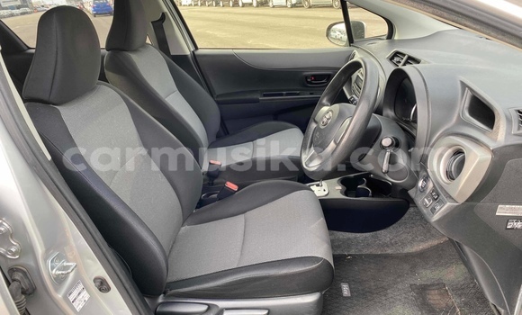 Acheter Occasion Voiture Toyota Vitz Gris à Beitbridge, Matabeleland South Acheter Occasion Voiture Toyota Vitz Gris à Beitbridge, Matabeleland South