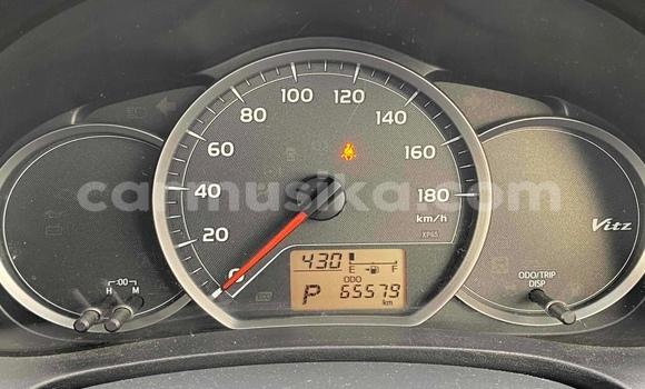 Acheter Occasion Voiture Toyota Vitz Gris à Beitbridge, Matabeleland South Acheter Occasion Voiture Toyota Vitz Gris à Beitbridge, Matabeleland South