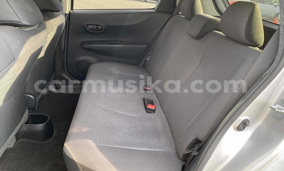 Acheter Occasion Voiture Toyota Vitz Gris à Beitbridge, Matabeleland South Acheter Occasion Voiture Toyota Vitz Gris à Beitbridge, Matabeleland South