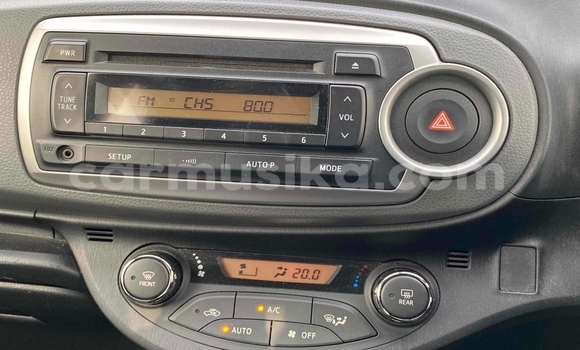 Acheter Occasion Voiture Toyota Vitz Gris à Beitbridge, Matabeleland South Acheter Occasion Voiture Toyota Vitz Gris à Beitbridge, Matabeleland South