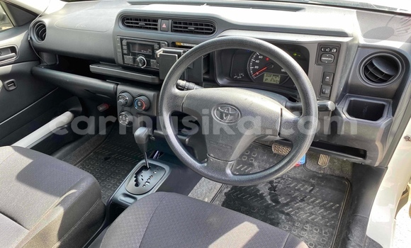 Acheter Occasion Voiture Toyota Probox Blanc à Beitbridge, Matabeleland South Acheter Occasion Voiture Toyota Probox Blanc à Beitbridge, Matabeleland South