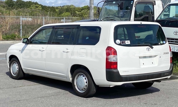 Acheter Occasion Voiture Toyota Probox Blanc à Beitbridge, Matabeleland South Acheter Occasion Voiture Toyota Probox Blanc à Beitbridge, Matabeleland South