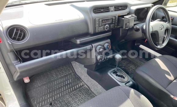 Acheter Occasion Voiture Toyota Probox Blanc à Beitbridge, Matabeleland South Acheter Occasion Voiture Toyota Probox Blanc à Beitbridge, Matabeleland South