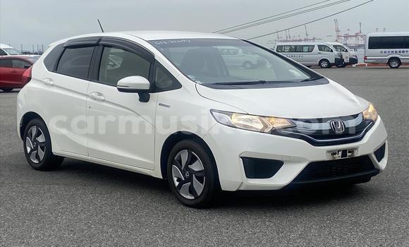 Buy Used Honda Fit White Car in Beitbridge in Matabeleland South