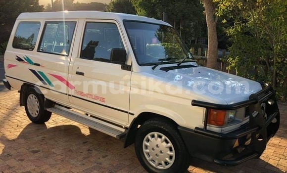 Tenga Tsaru Toyota Venza Chena Mota in Beitbridge in Matabeleland South Tenga Tsaru Toyota Venza Chena Mota in Beitbridge in Matabeleland South