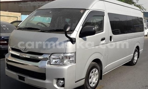 Buy Used Toyota Hiace Silver Car in Beitbridge in Matabeleland South Buy Used Toyota Hiace Silver Car in Beitbridge in Matabeleland South