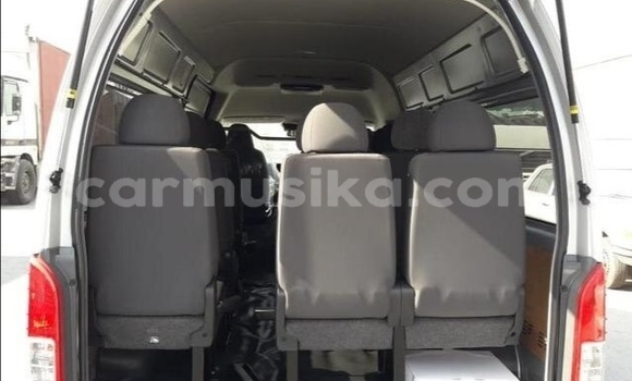 Acheter Occasion Voiture Toyota Hiace Gris à Beitbridge, Matabeleland South Acheter Occasion Voiture Toyota Hiace Gris à Beitbridge, Matabeleland South