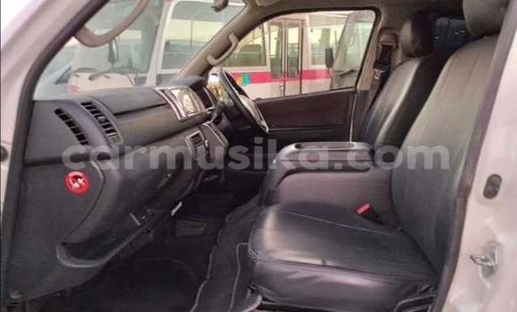 Acheter Occasion Voiture Toyota Hiace Gris à Beitbridge, Matabeleland South Acheter Occasion Voiture Toyota Hiace Gris à Beitbridge, Matabeleland South