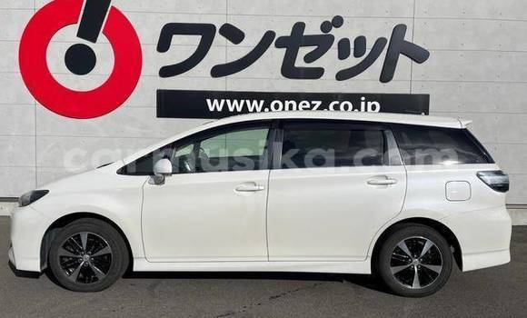 Acheter Occasion Voiture Toyota Wish Blanc à Beitbridge, Matabeleland South Acheter Occasion Voiture Toyota Wish Blanc à Beitbridge, Matabeleland South