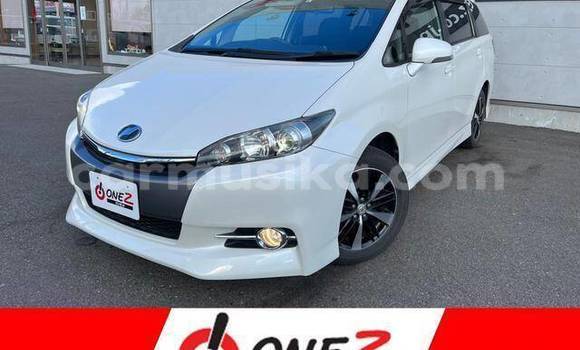 Acheter Occasion Voiture Toyota Wish Blanc à Beitbridge, Matabeleland South Acheter Occasion Voiture Toyota Wish Blanc à Beitbridge, Matabeleland South