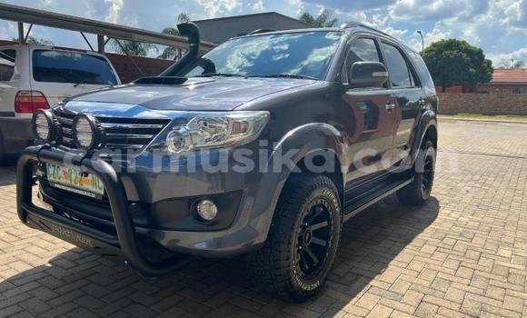 Tenga Tsaru Toyota Fortuner Zvimwe Mota in Beitbridge in Matabeleland South Tenga Tsaru Toyota Fortuner Zvimwe Mota in Beitbridge in Matabeleland South