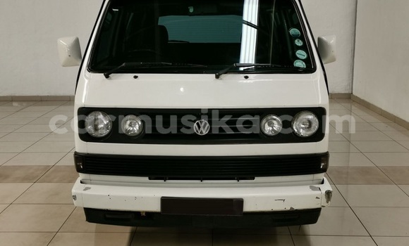 Acheter Occasion Voiture Volkswagen Caravelle Blanc à Beitbridge, Matabeleland South Acheter Occasion Voiture Volkswagen Caravelle Blanc à Beitbridge, Matabeleland South