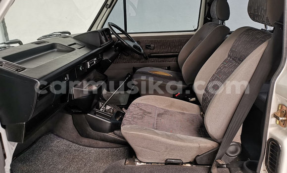 Acheter Occasion Voiture Volkswagen Caravelle Blanc à Beitbridge, Matabeleland South Acheter Occasion Voiture Volkswagen Caravelle Blanc à Beitbridge, Matabeleland South