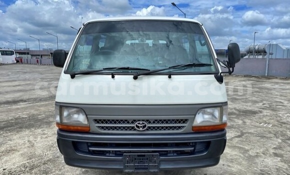 Nunua Ilio tumika Toyota Hiace Nyeupe Gari ndani ya Beitbridge nchini Matabeleland Kusini Nunua Ilio tumika Toyota Hiace Nyeupe Gari ndani ya Beitbridge nchini Matabeleland Kusini