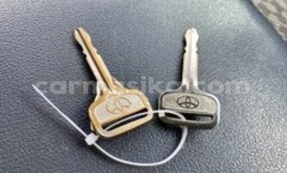 Nunua Ilio tumika Toyota Hiace Nyeupe Gari ndani ya Beitbridge nchini Matabeleland Kusini Nunua Ilio tumika Toyota Hiace Nyeupe Gari ndani ya Beitbridge nchini Matabeleland Kusini