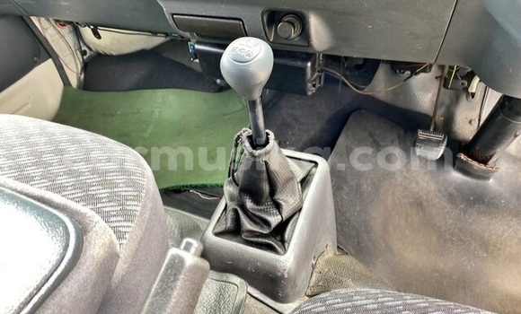 Nunua Ilio tumika Toyota Hiace Nyeupe Gari ndani ya Beitbridge nchini Matabeleland Kusini Nunua Ilio tumika Toyota Hiace Nyeupe Gari ndani ya Beitbridge nchini Matabeleland Kusini