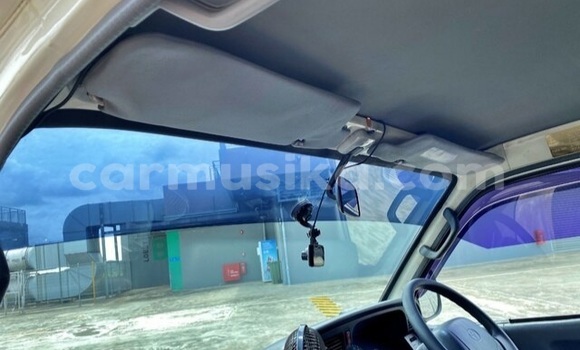 Nunua Ilio tumika Toyota Hiace Nyeupe Gari ndani ya Beitbridge nchini Matabeleland Kusini Nunua Ilio tumika Toyota Hiace Nyeupe Gari ndani ya Beitbridge nchini Matabeleland Kusini