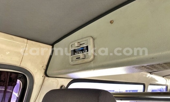 Nunua Ilio tumika Toyota Hiace Nyeupe Gari ndani ya Beitbridge nchini Matabeleland Kusini Nunua Ilio tumika Toyota Hiace Nyeupe Gari ndani ya Beitbridge nchini Matabeleland Kusini