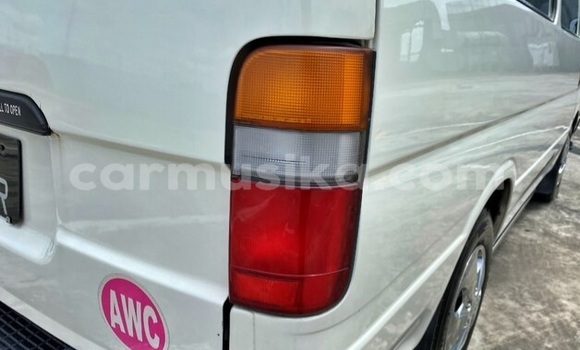 Nunua Ilio tumika Toyota Hiace Nyeupe Gari ndani ya Beitbridge nchini Matabeleland Kusini Nunua Ilio tumika Toyota Hiace Nyeupe Gari ndani ya Beitbridge nchini Matabeleland Kusini