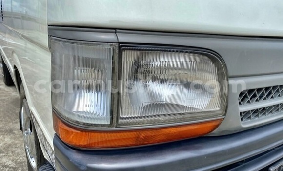 Nunua Ilio tumika Toyota Hiace Nyeupe Gari ndani ya Beitbridge nchini Matabeleland Kusini Nunua Ilio tumika Toyota Hiace Nyeupe Gari ndani ya Beitbridge nchini Matabeleland Kusini