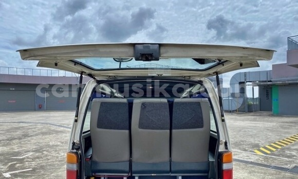 Nunua Ilio tumika Toyota Hiace Nyeupe Gari ndani ya Beitbridge nchini Matabeleland Kusini Nunua Ilio tumika Toyota Hiace Nyeupe Gari ndani ya Beitbridge nchini Matabeleland Kusini