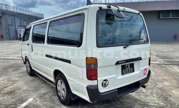 Nunua Ilio tumika Toyota Hiace Nyeupe Gari ndani ya Beitbridge nchini Matabeleland Kusini Nunua Ilio tumika Toyota Hiace Nyeupe Gari ndani ya Beitbridge nchini Matabeleland Kusini