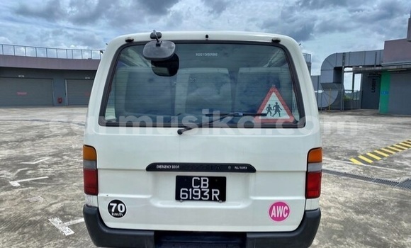 Nunua Ilio tumika Toyota Hiace Nyeupe Gari ndani ya Beitbridge nchini Matabeleland Kusini Nunua Ilio tumika Toyota Hiace Nyeupe Gari ndani ya Beitbridge nchini Matabeleland Kusini