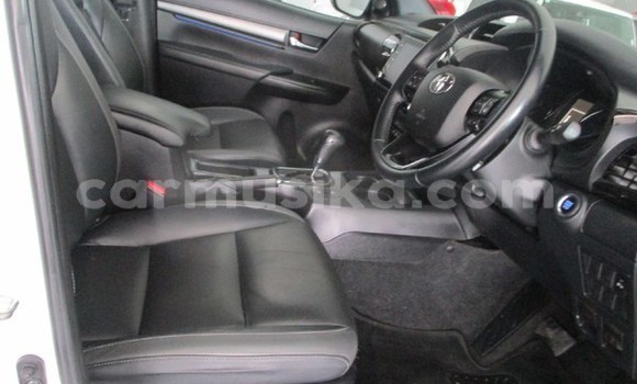 Tenga Tsaru Toyota Hilux Chena Mota in Beitbridge in Matabeleland South Tenga Tsaru Toyota Hilux Chena Mota in Beitbridge in Matabeleland South